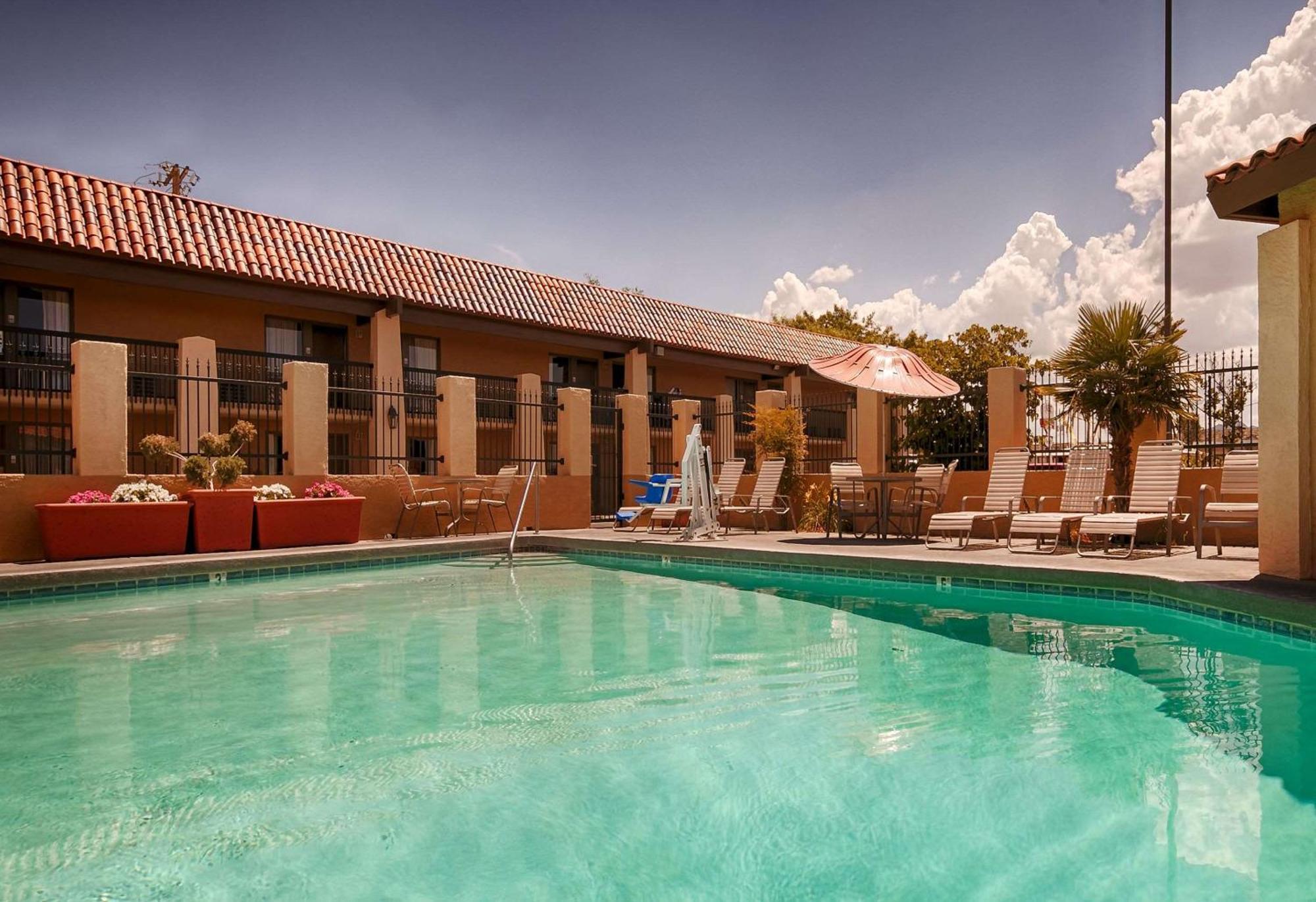 Best Western Plus A Wayfarer'S Inn & Suites Kingman Exterior photo
